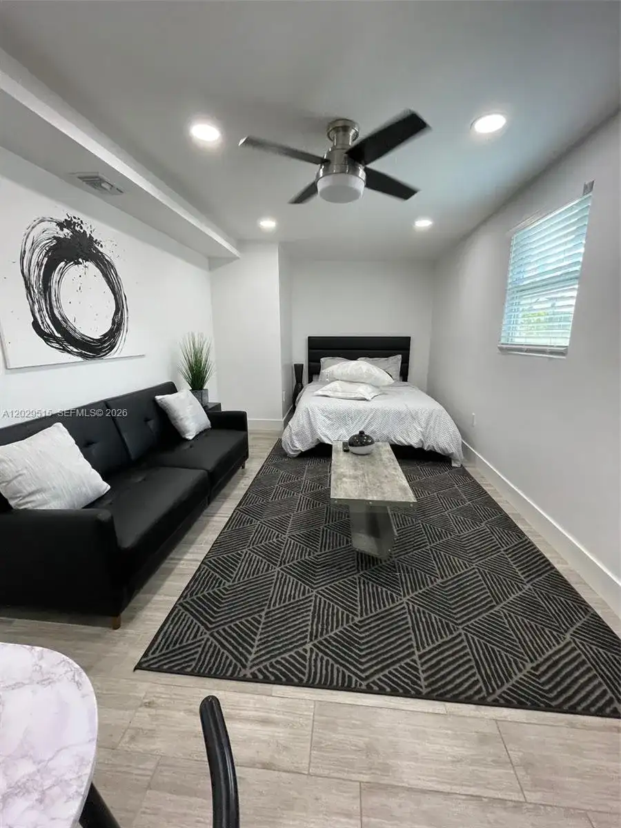 170 NE 60th St, Oakland Park FL 33334 photo 3