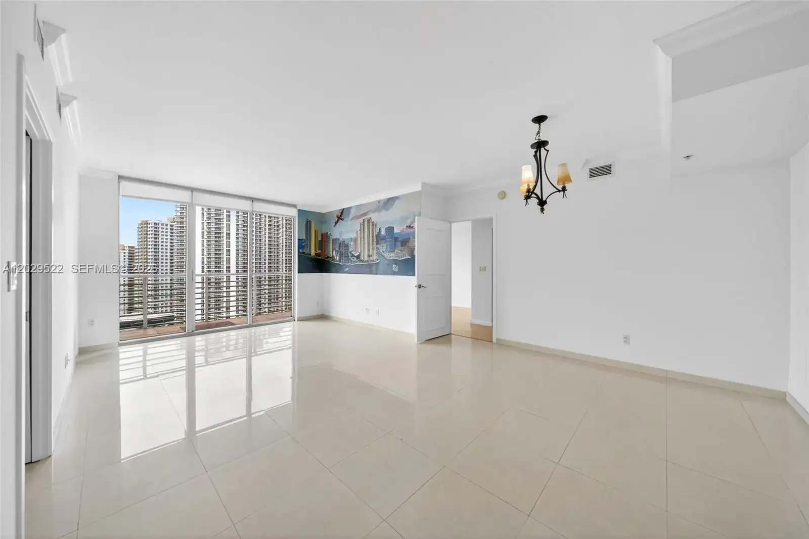 325 S Biscayne Blvd # 2219, Miami FL 33131 photo 4