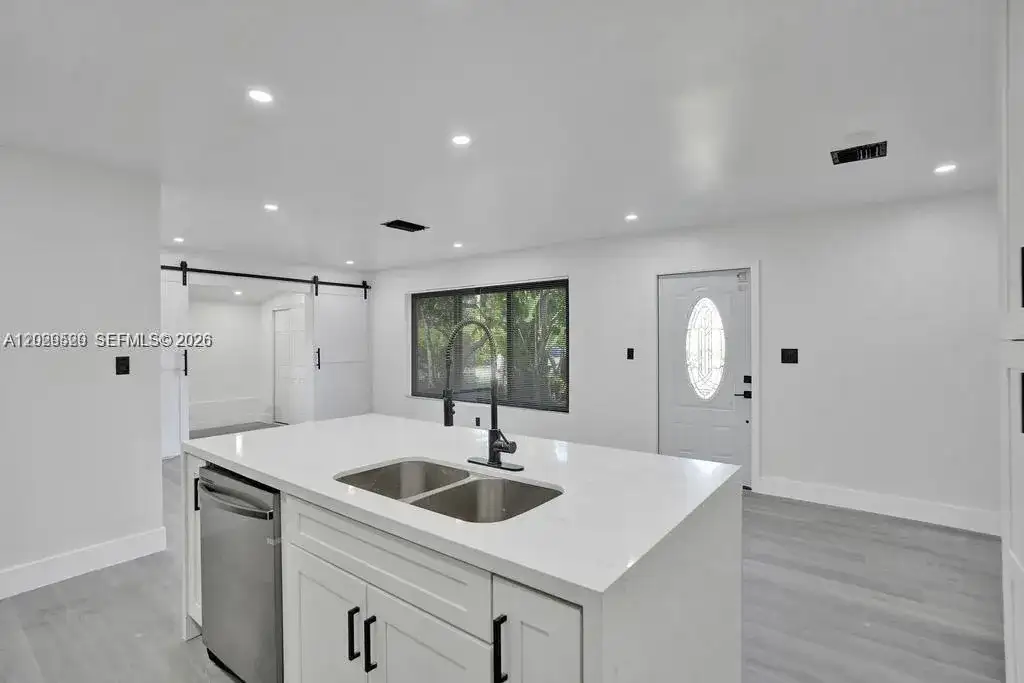 1628 NE 7th Ave, Fort Lauderdale FL 33305 photo 3