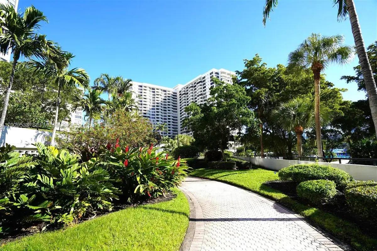600 Three Islands Blvd # 1416, Hallandale Beach FL 33009