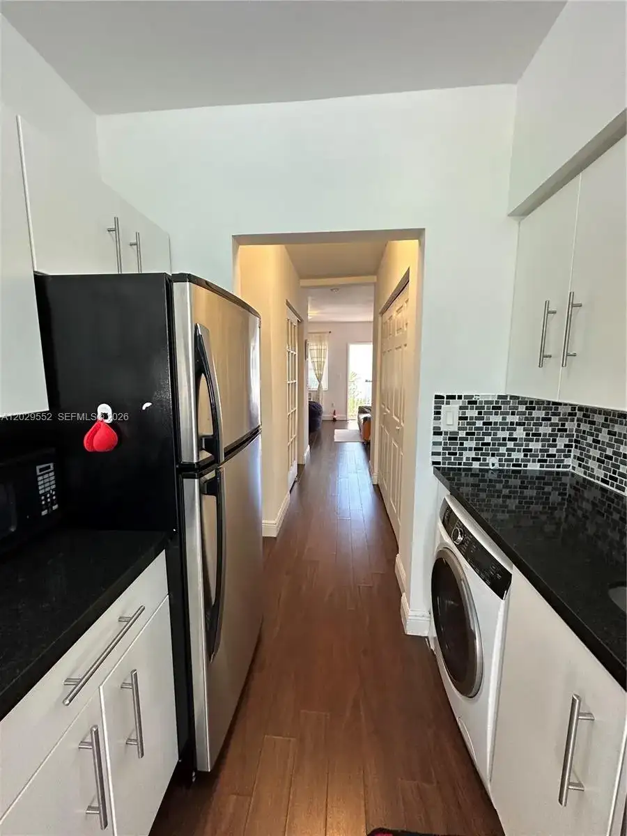 911 Meridian Ave # 206, Miami Beach FL 33139 photo 3