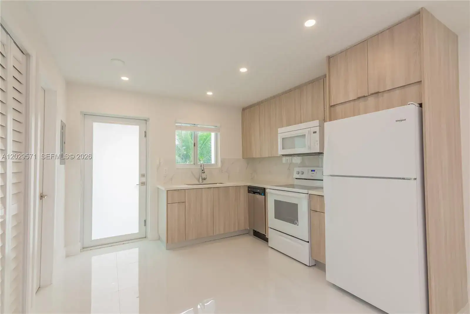 3755 NE 167th St # 6, North Miami Beach FL 33160 photo 4