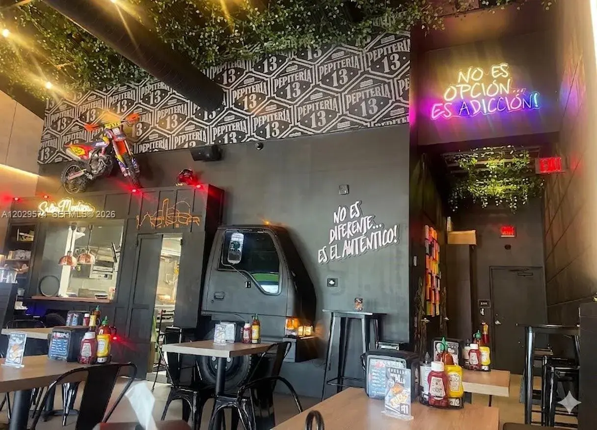 8205 NW 12th St, Doral FL 33126