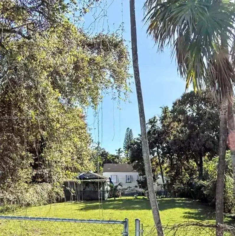 276 NE 58th St, Miami FL 33137