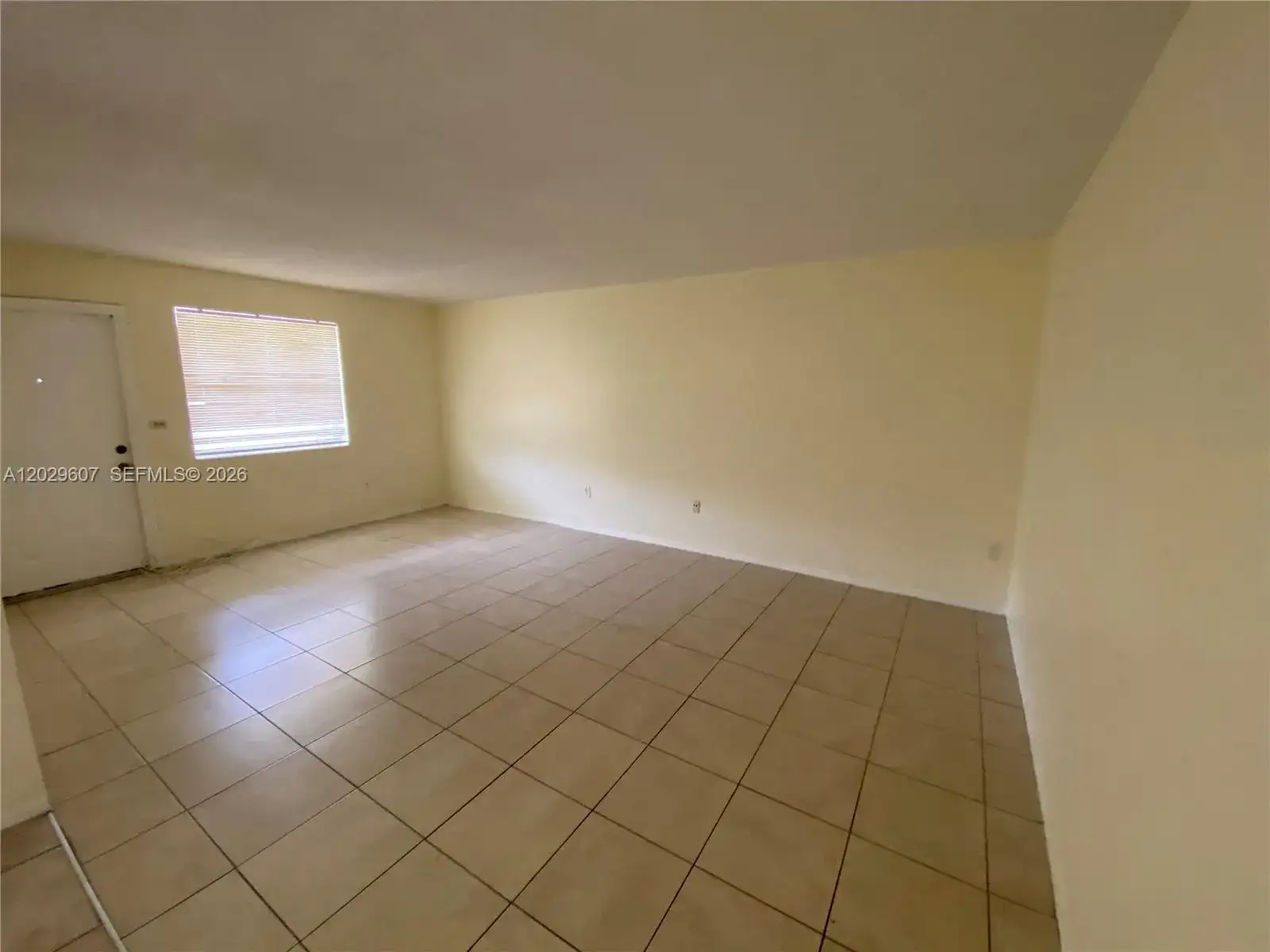 2400 NE 188th St # 2404, Miami FL 33180 photo 2