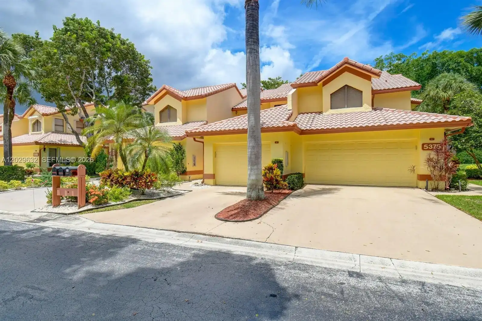 5375 10th Fairway Dr # 2, Delray Beach FL 33484