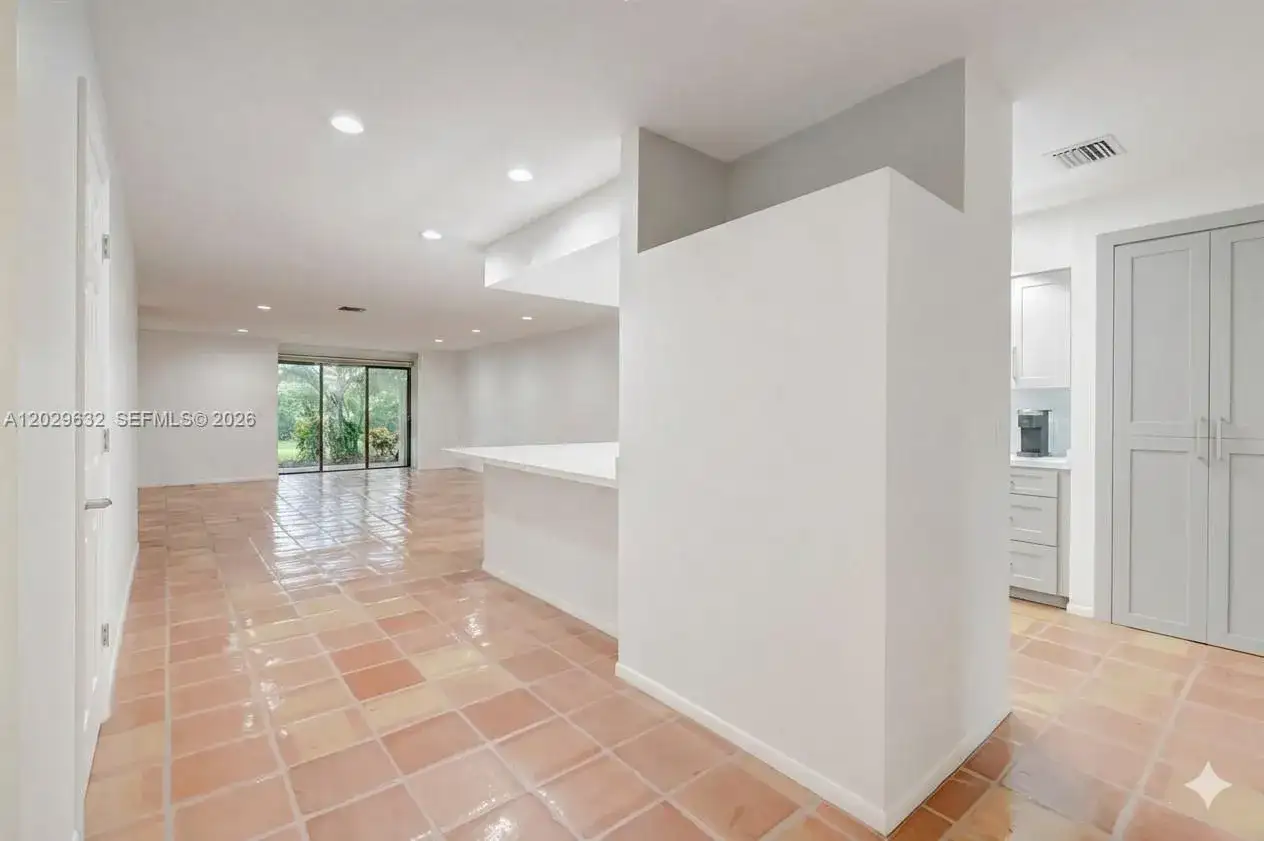 5375 10th Fairway Dr # 2, Delray Beach FL 33484 photo 3