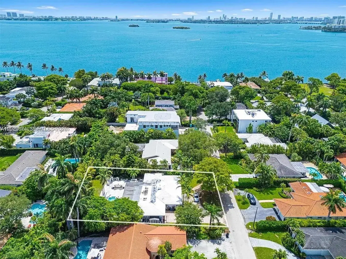 1255 NE 93rd St, Miami Shores FL 33138 photo 2