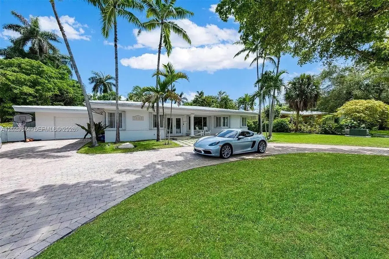 1255 NE 93rd St, Miami Shores FL 33138 photo 4