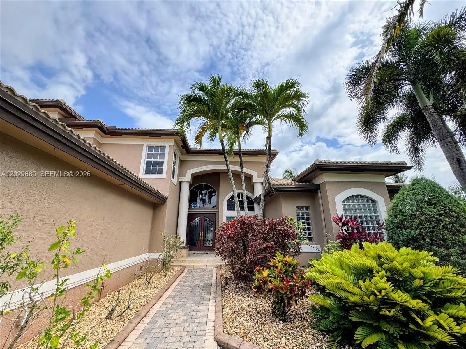 10445 Canterbury Ct, Davie FL 33328 photo 5