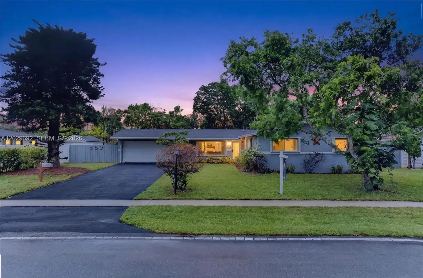 5501 Pine Ter, Plantation FL 33317