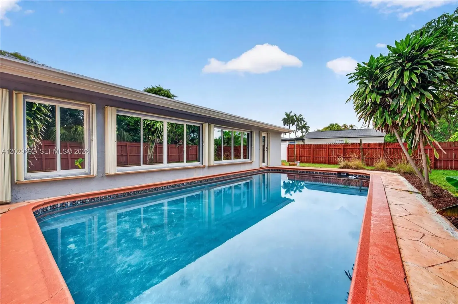 5501 Pine Ter, Plantation FL 33317