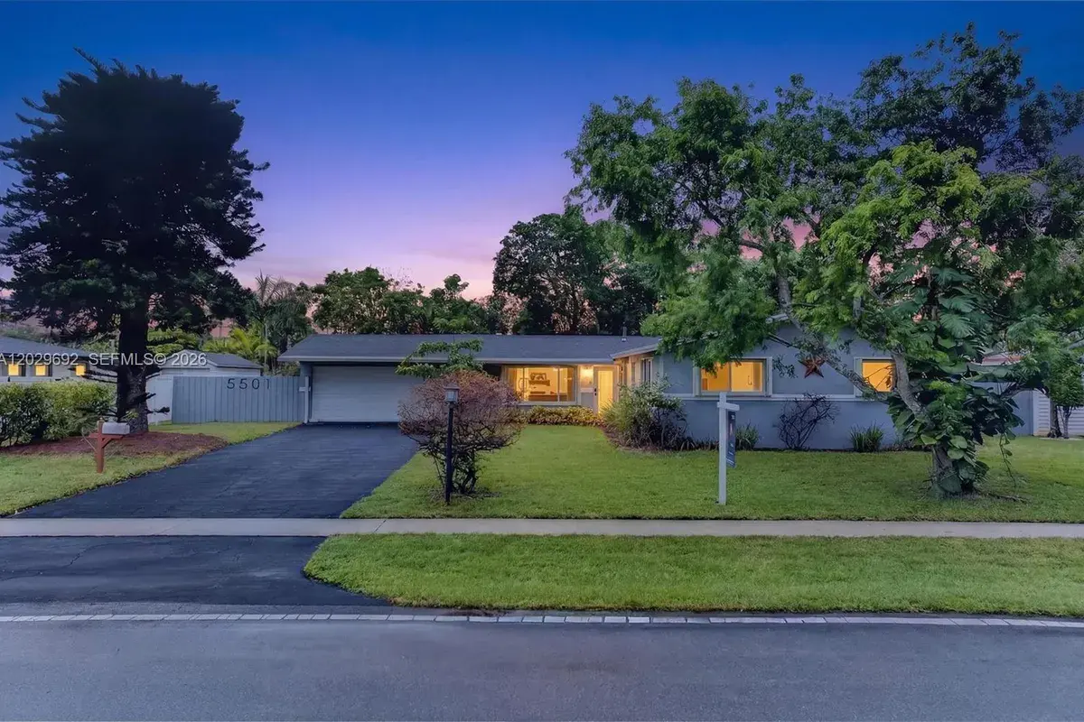 5501 Pine Ter, Plantation FL 33317