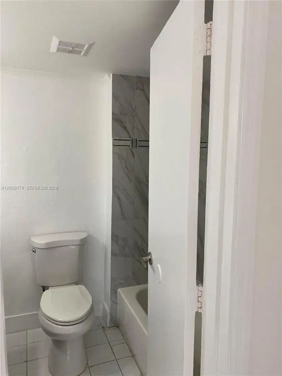 4670 NW 79th Ave # 1H, Doral FL 33166 photo 4