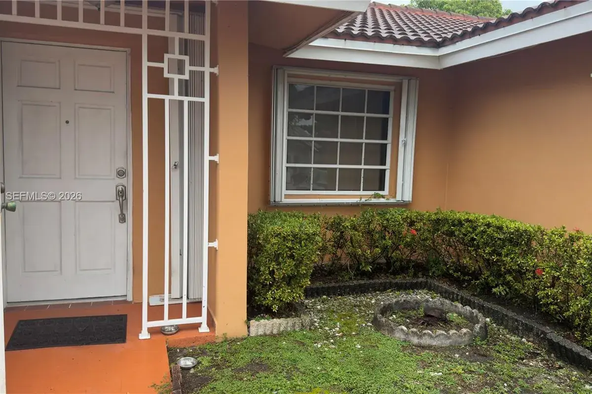 5890 SW 147th Ct, Miami FL 33193