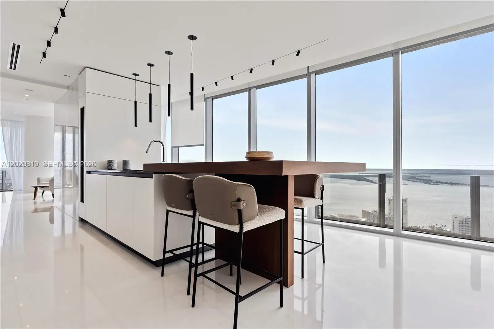 300 E Biscayne Blvd Way # 5101, Miami FL 33131 photo 4