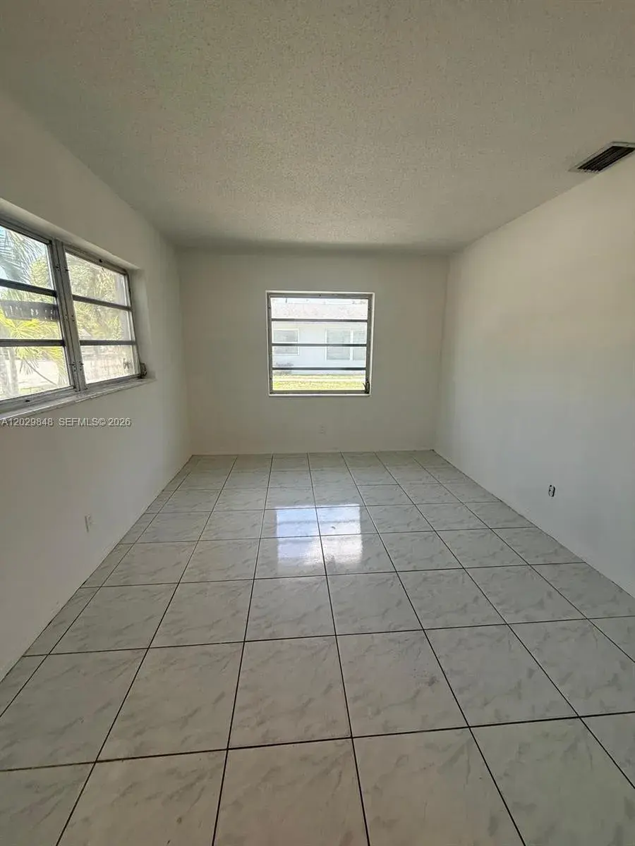 4132 SW 24th St # 1A, Fort Lauderdale FL 33317