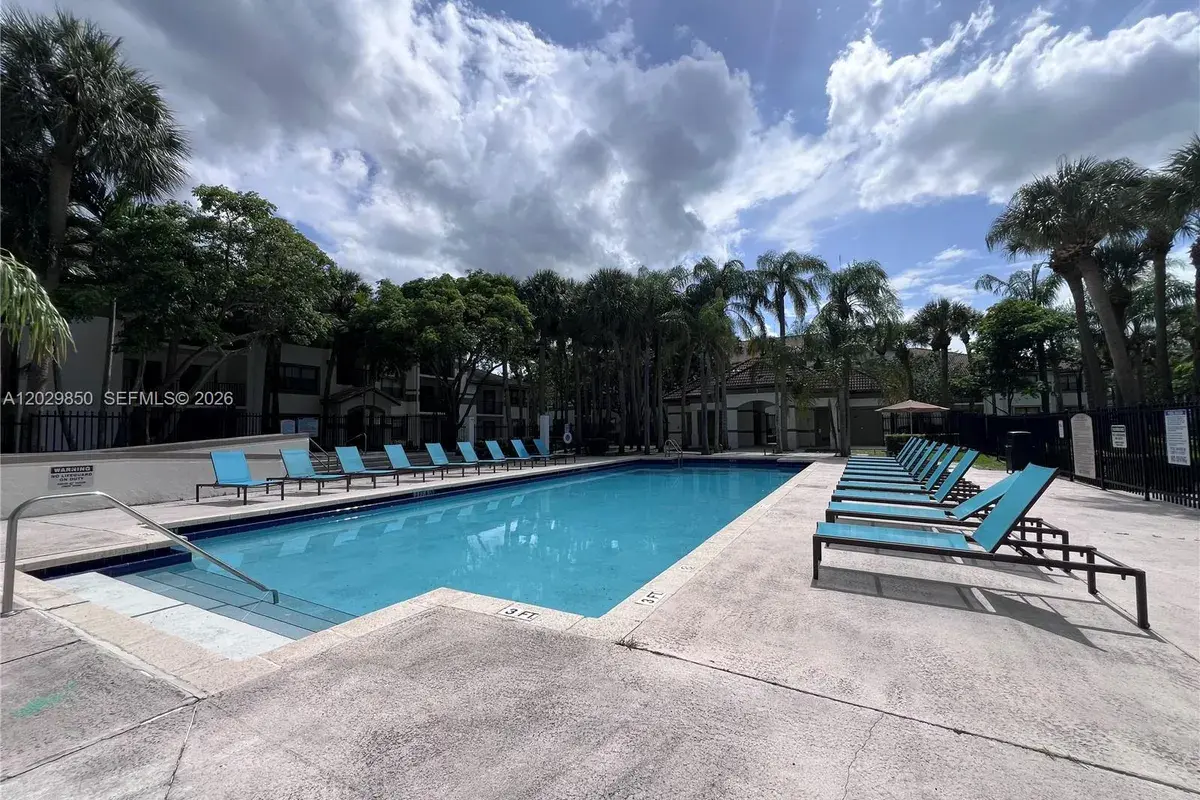 640 S Park Rd # 4, Hollywood FL 33021
