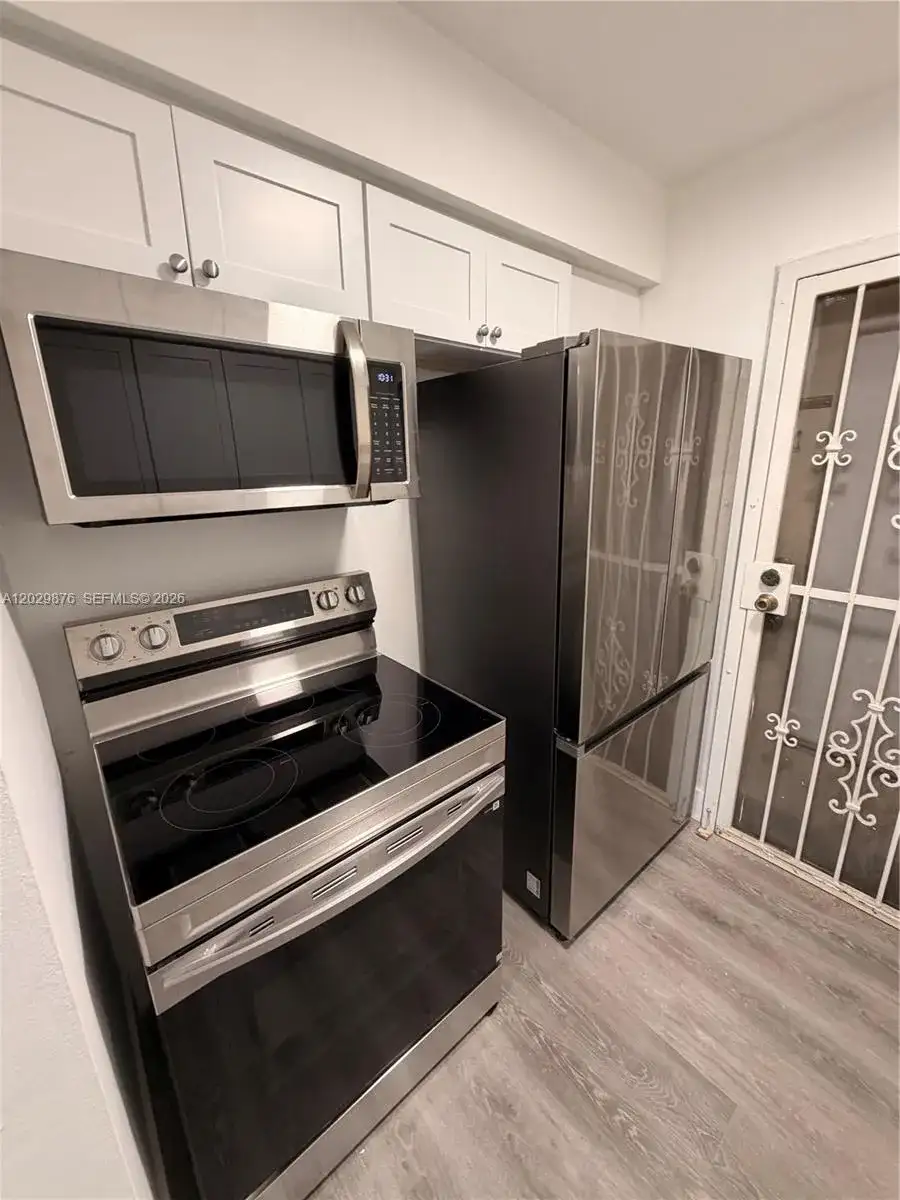 12195 W Dixie Hwy # 6E, North Miami FL 33161 photo 3