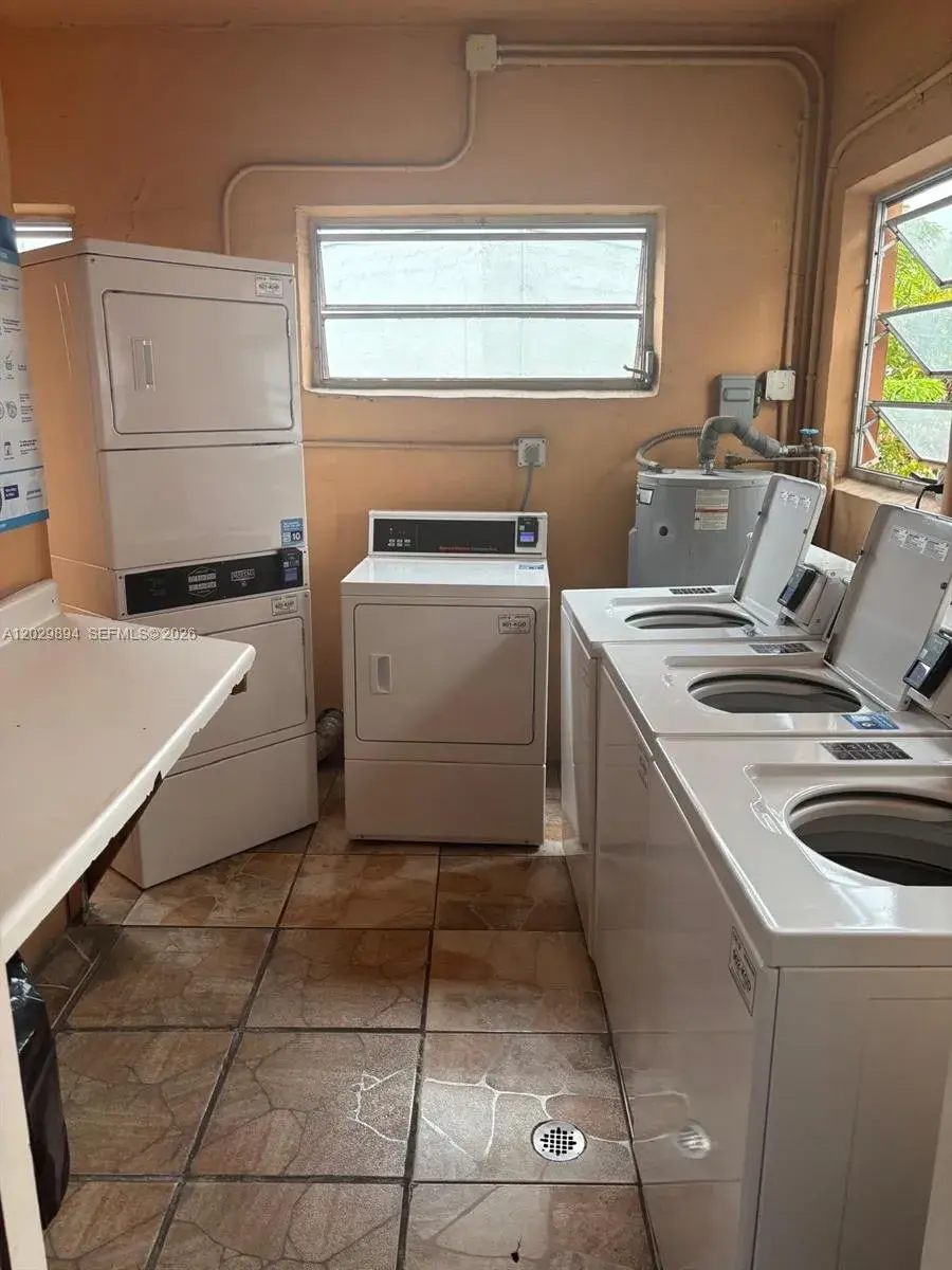6850 W 16th Dr # 317, Hialeah FL 33014
