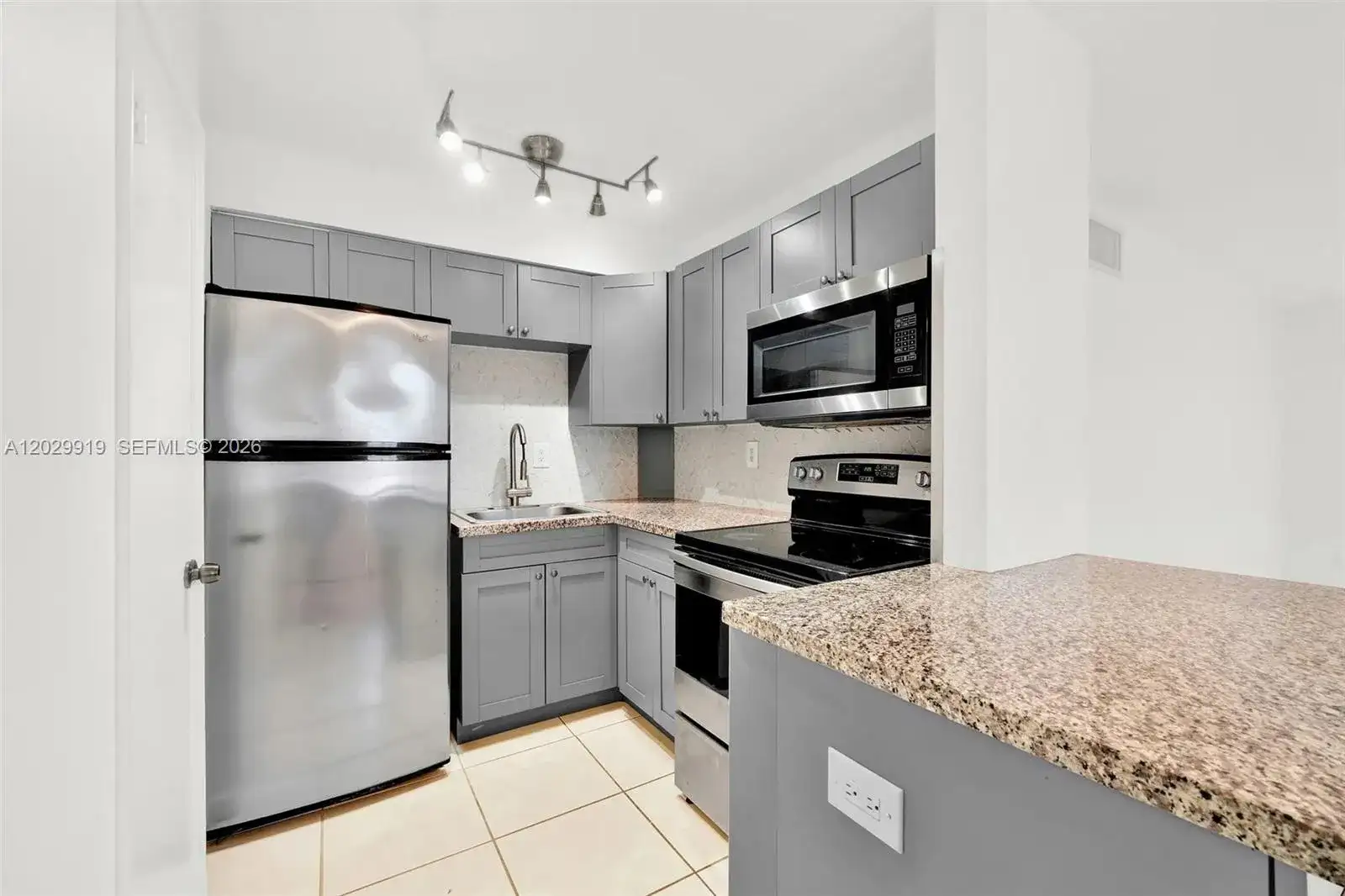8701 SW 141st St # H6, Palmetto Bay FL 33176 photo 4