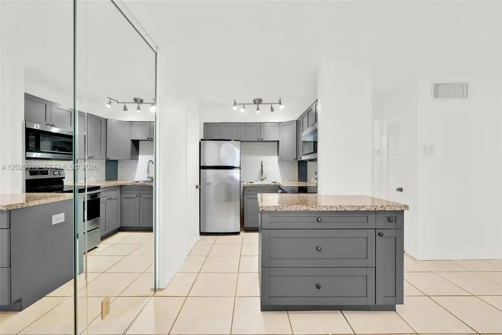 8701 SW 141st St # H6, Palmetto Bay FL 33176 photo 5
