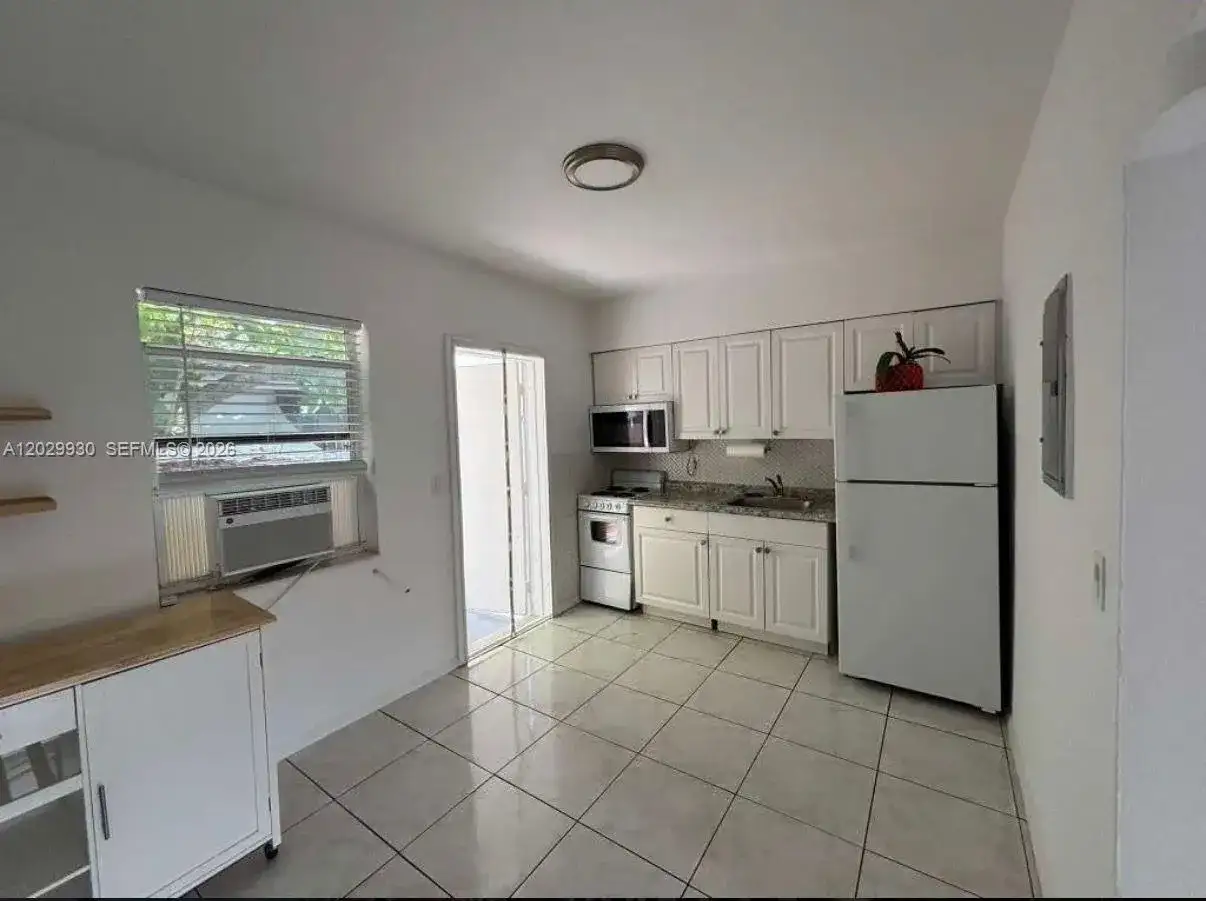 424 NE 64th St # 2, Miami FL 33138 photo 3