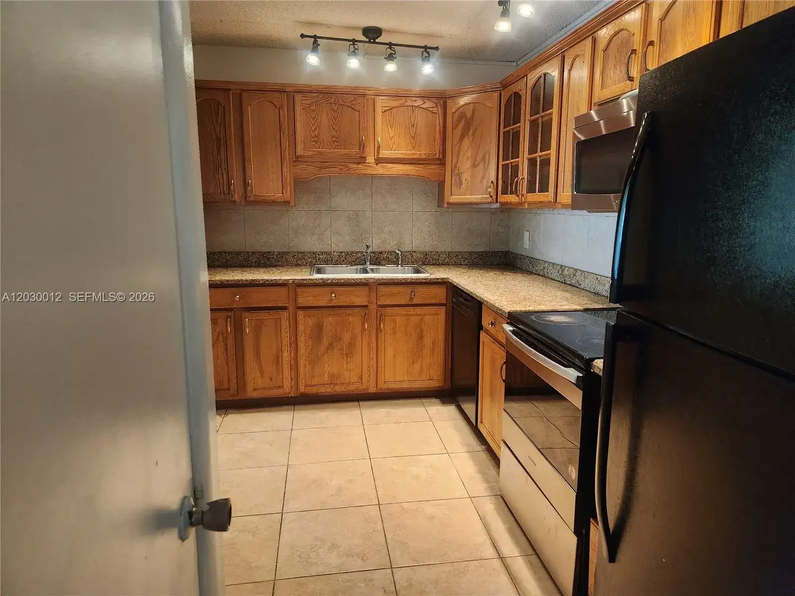 14820 Naranja Lakes Blvd, Homestead FL 33032 photo 3