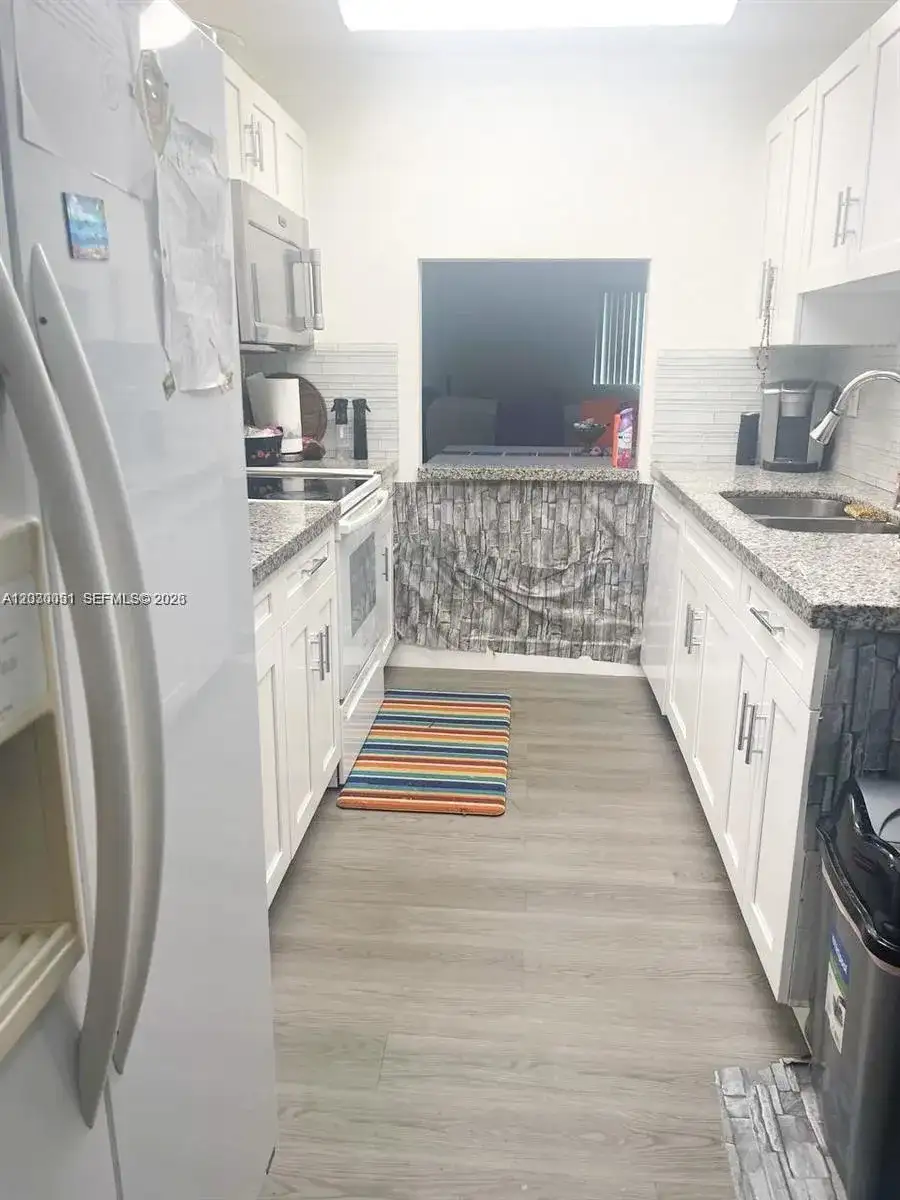 177 Lakeview Dr # 104, Weston FL 33326 photo 4