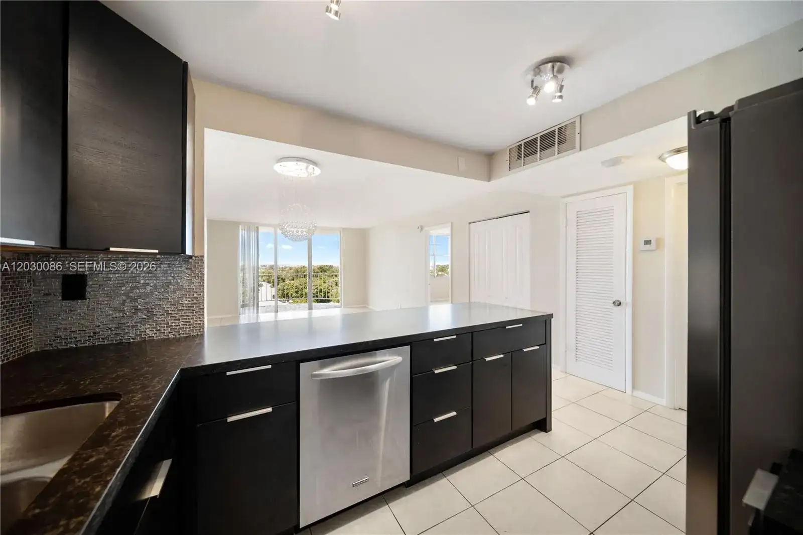 16740 NE 9th Ave # 609, North Miami Beach FL 33162 photo 2