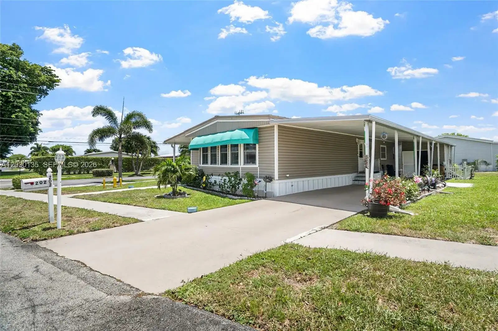 202 NW 52nd Ct, Deerfield Beach FL 33064