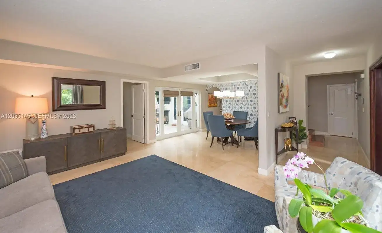 423 Alhambra Cir, Coral Gables FL 33134 photo 2