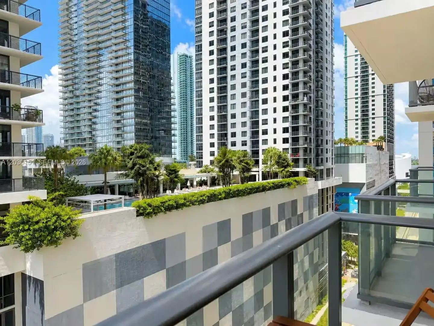 11 NE 6th St # 1212, Miami FL 33132 photo 2