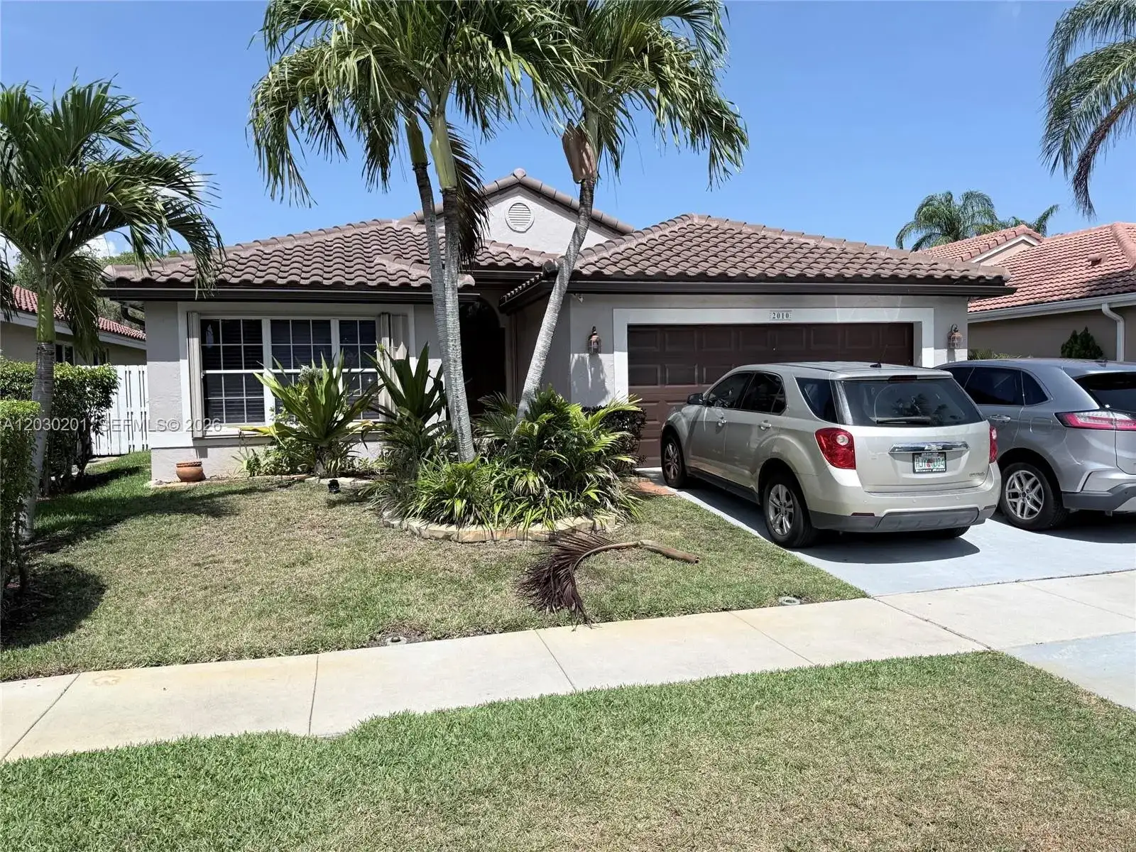 2010 NW 182nd Ter, Pembroke Pines FL 33029 photo 5