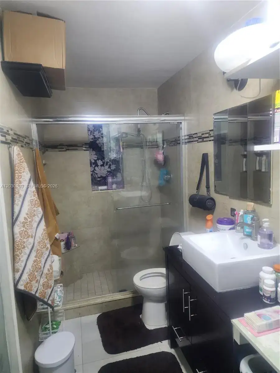 2130 NW 92nd St, Miami FL 33147 photo 4
