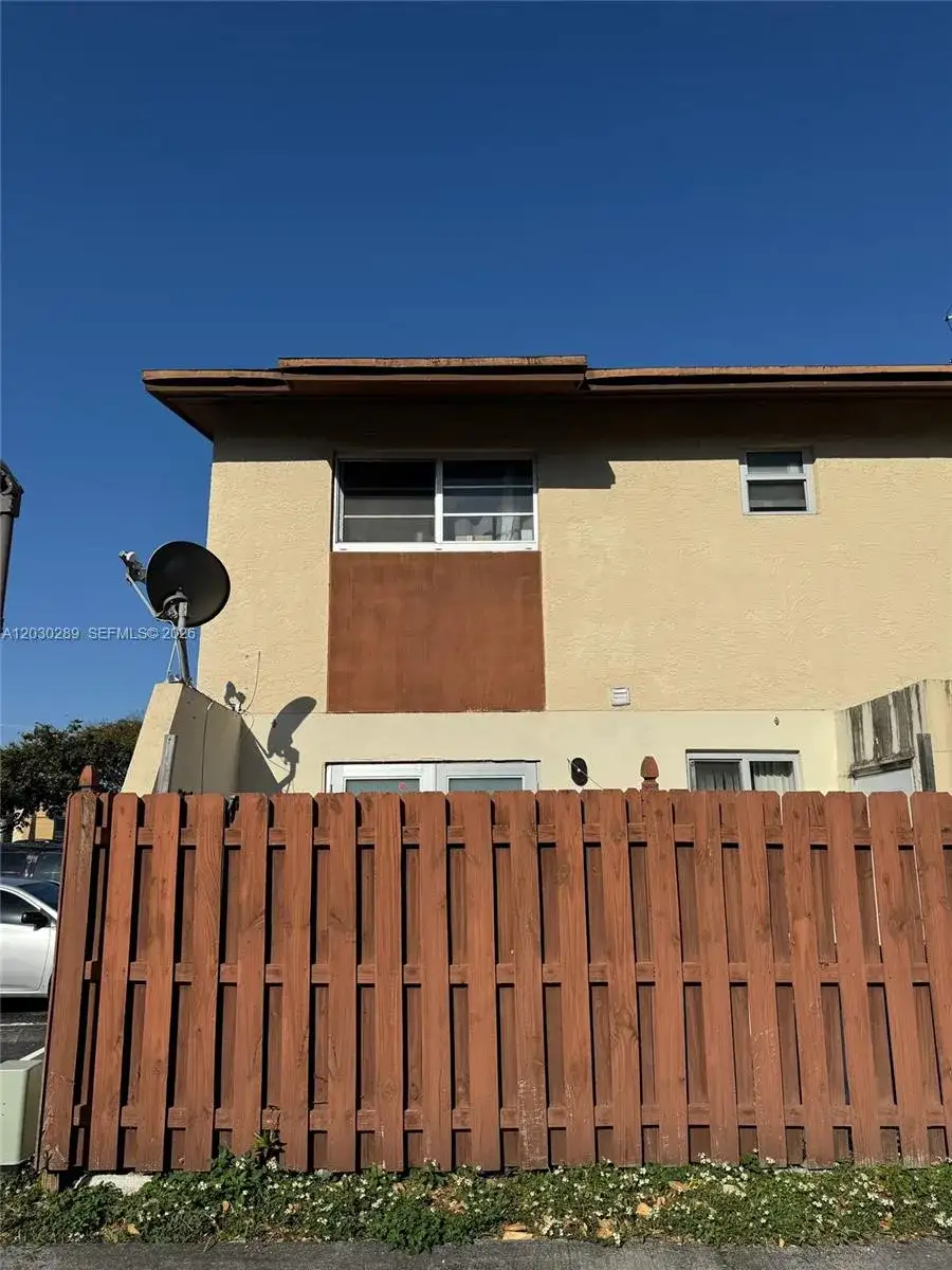 11 SW 109th Ave # C9, Sweetwater FL 33174 photo 2