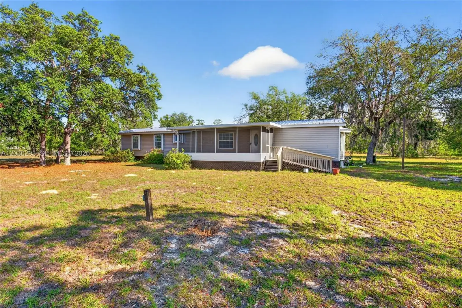 11751 NE 116TH ST, Other City - In The State Of Florida FL 32618 photo 2