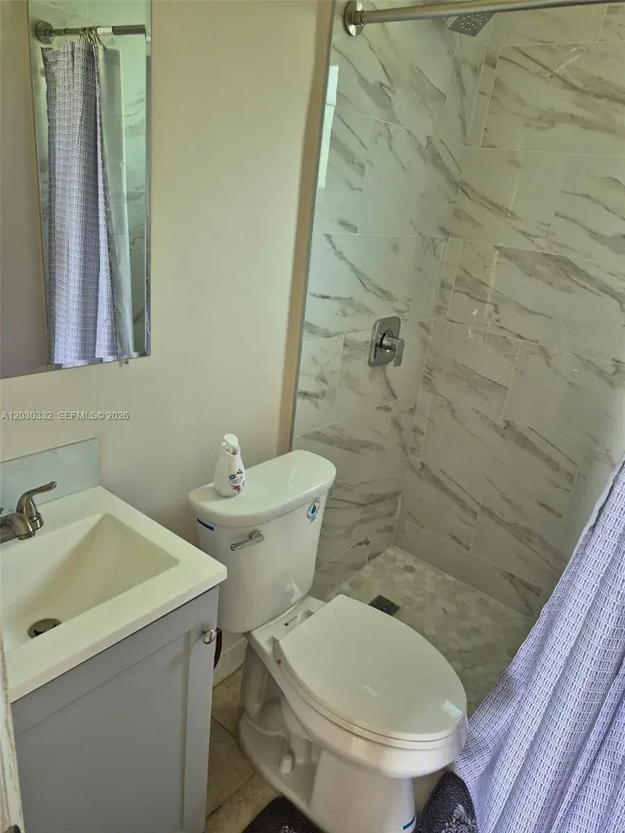 5903 Mckinley St, Hollywood FL 33021