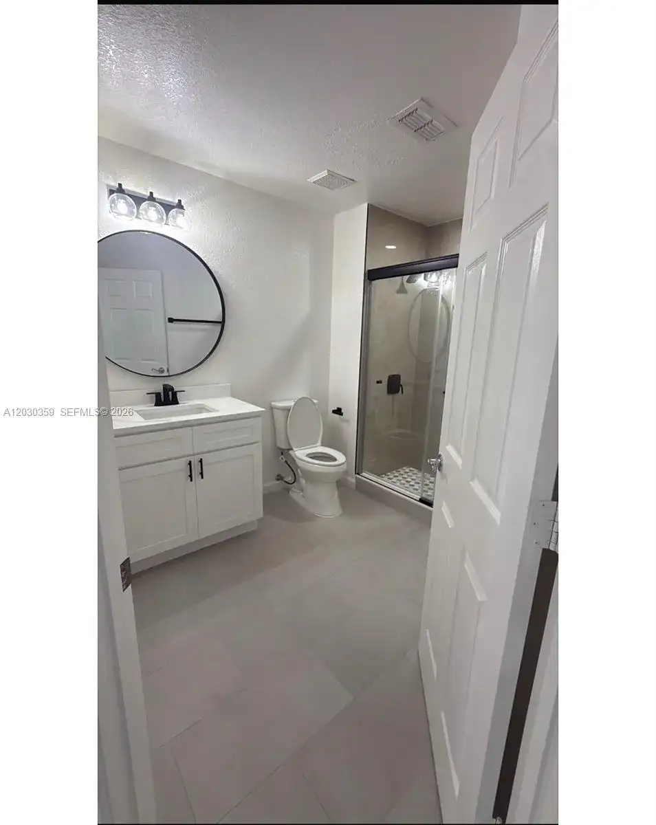 6388 Castelven # 104, Other City - In The State Of Florida FL 32835 photo 5