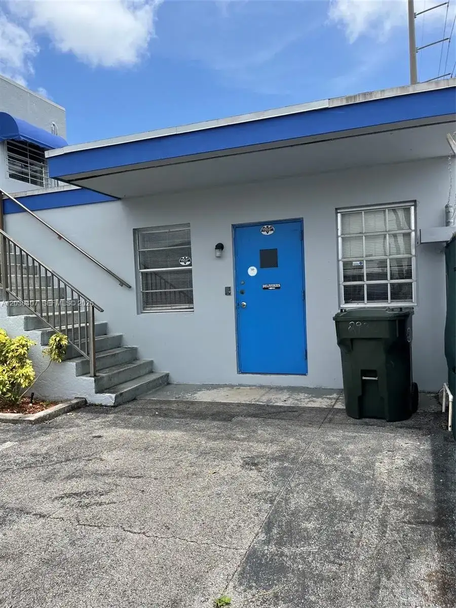 2930 NW 17th Ter, Oakland Park FL 33311 photo 3