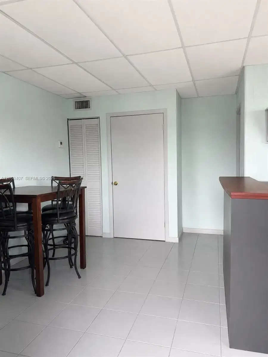 2930 NW 17th Ter, Oakland Park FL 33311 photo 4