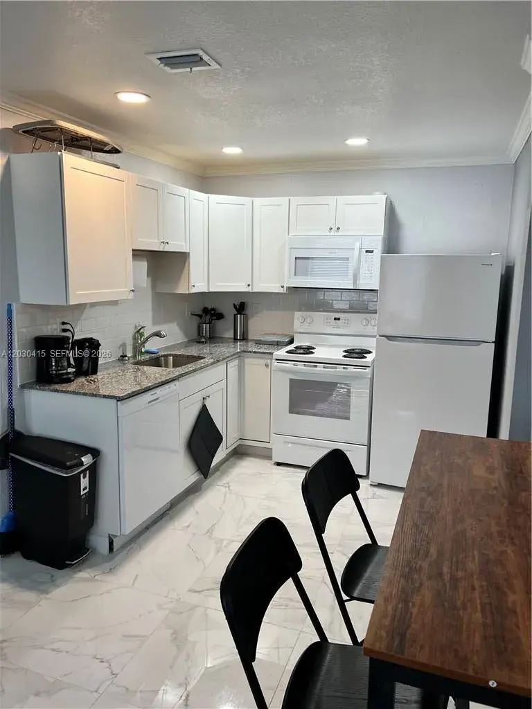 2240 Simms St # 3, Hollywood FL 33020