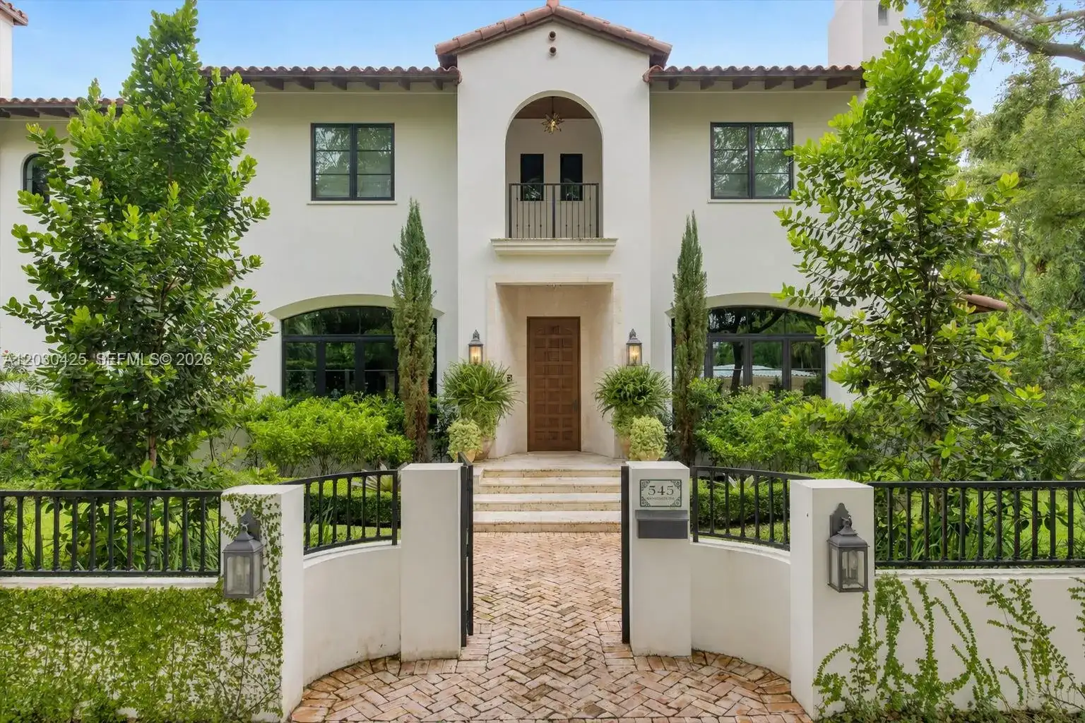 545 San Antonio Ave, Coral Gables FL 33146 photo 3
