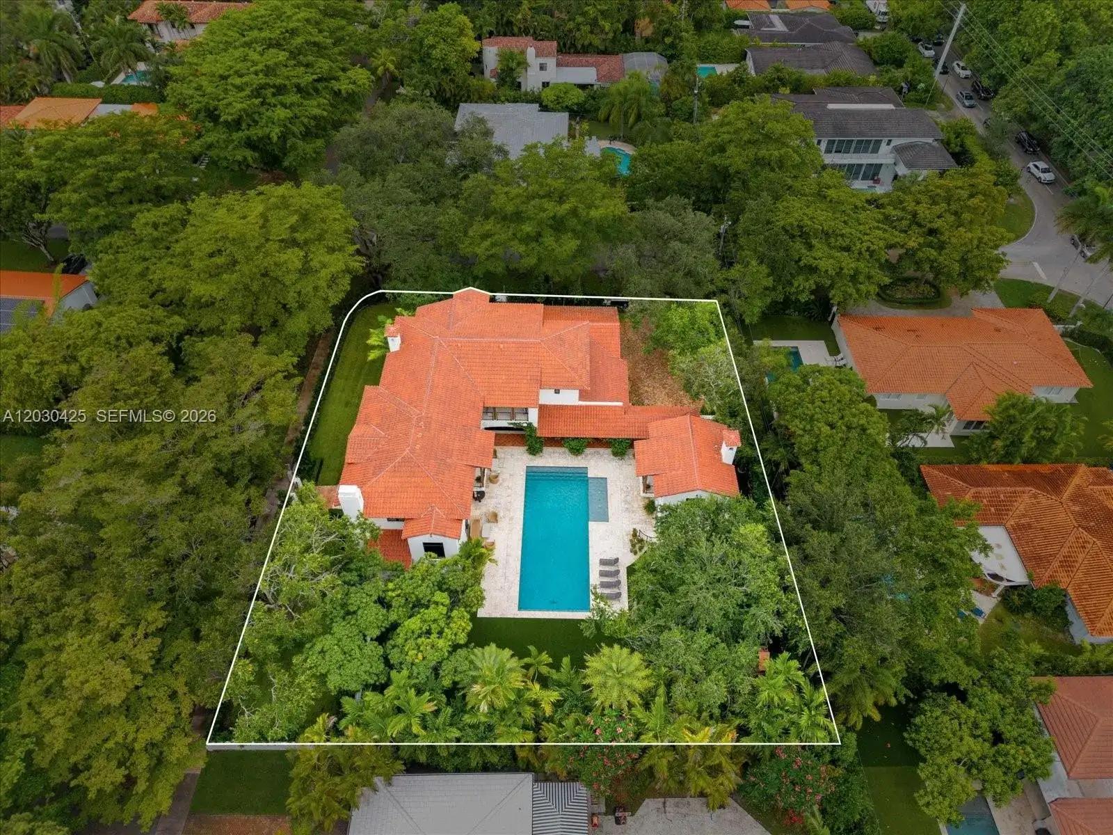 545 San Antonio Ave, Coral Gables FL 33146 photo 4