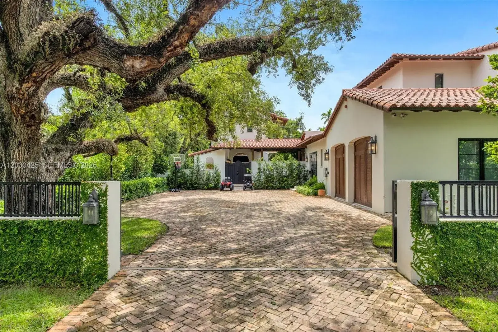 545 San Antonio Ave, Coral Gables FL 33146 photo 5