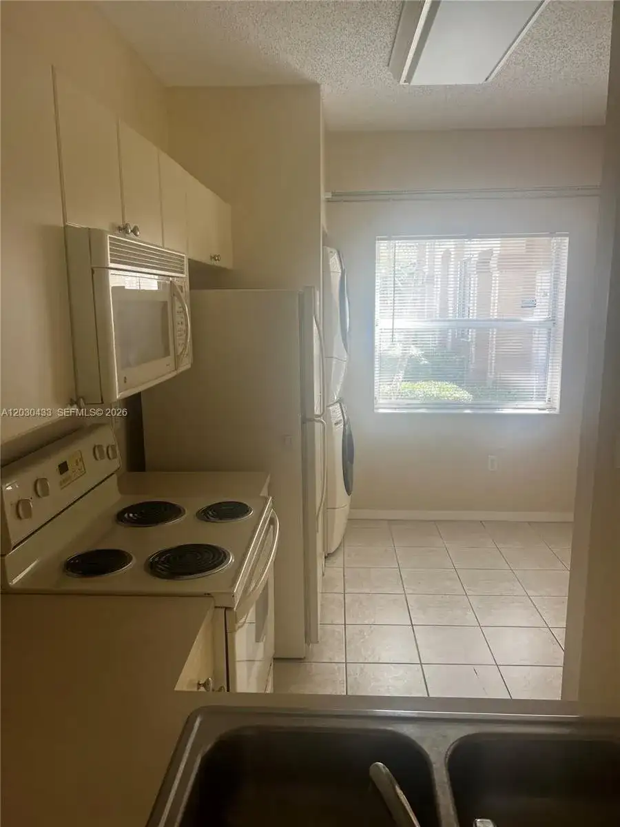2322 SE 23rd Ave # 2322, Homestead FL 33035 photo 4