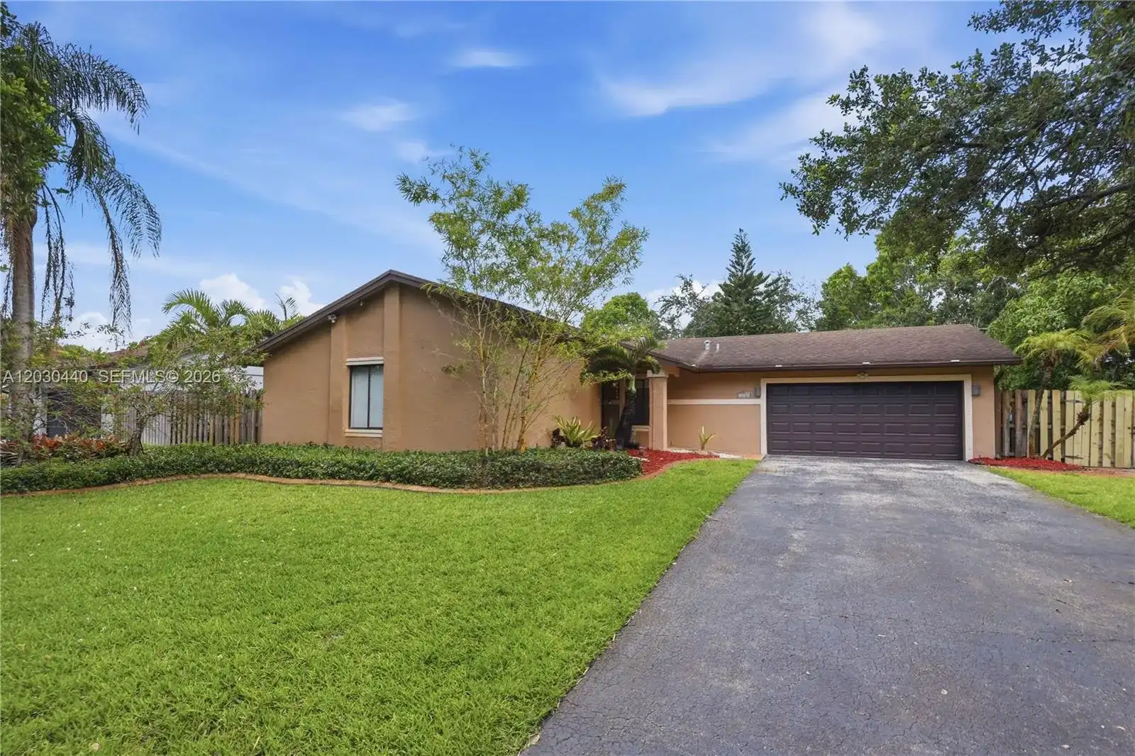 12106 Lymestone Way, Cooper City FL 33026