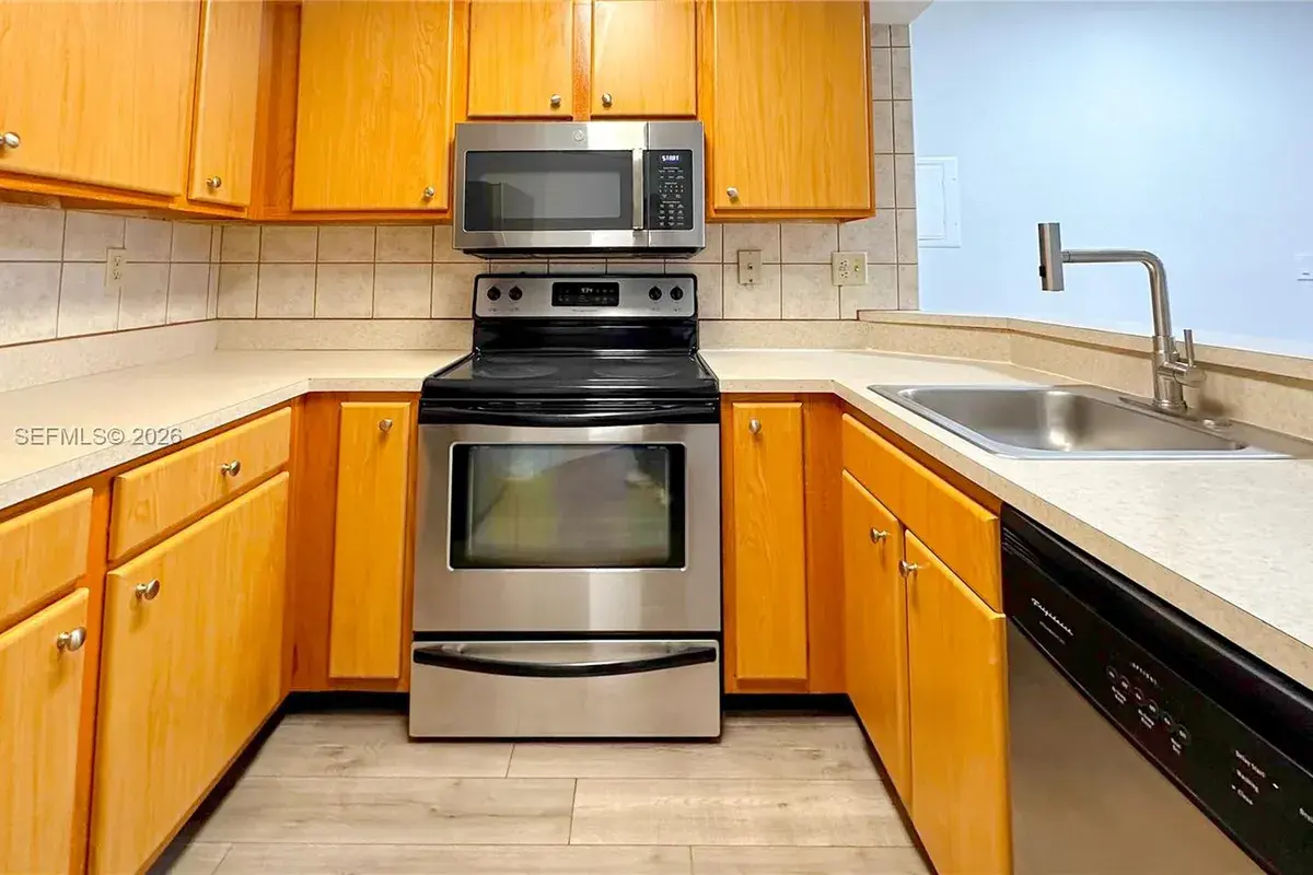 2445 SW 18th Ter # 107, Fort Lauderdale FL 33315