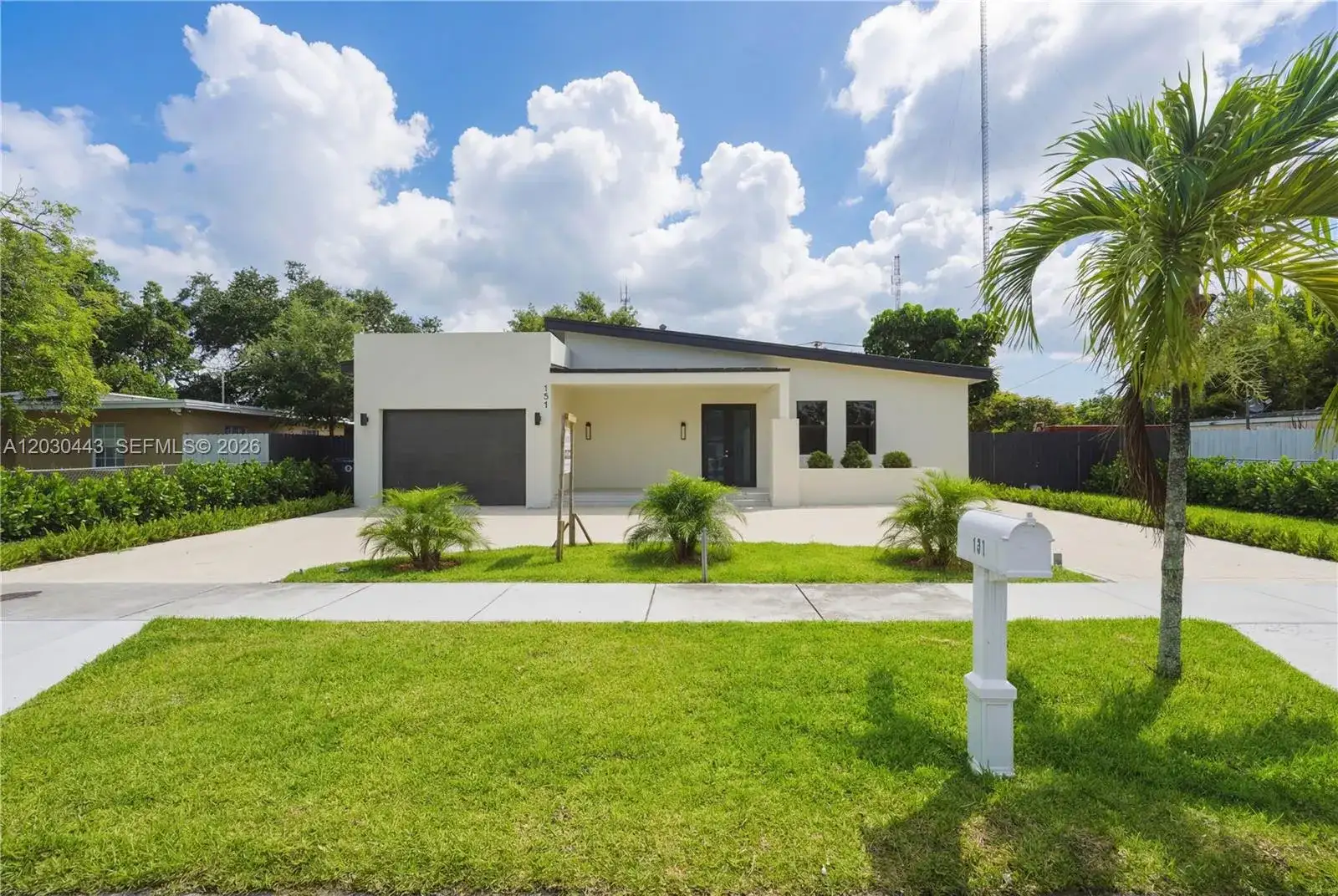 131 Miami Gardens Rd, West Park FL 33023 photo 2