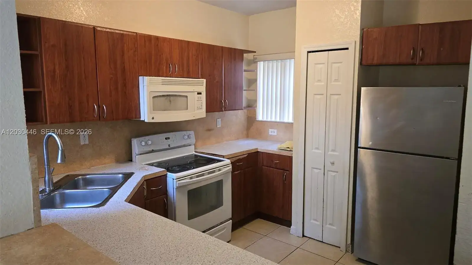 671 SW 10th St, Florida City FL 33034 photo 2